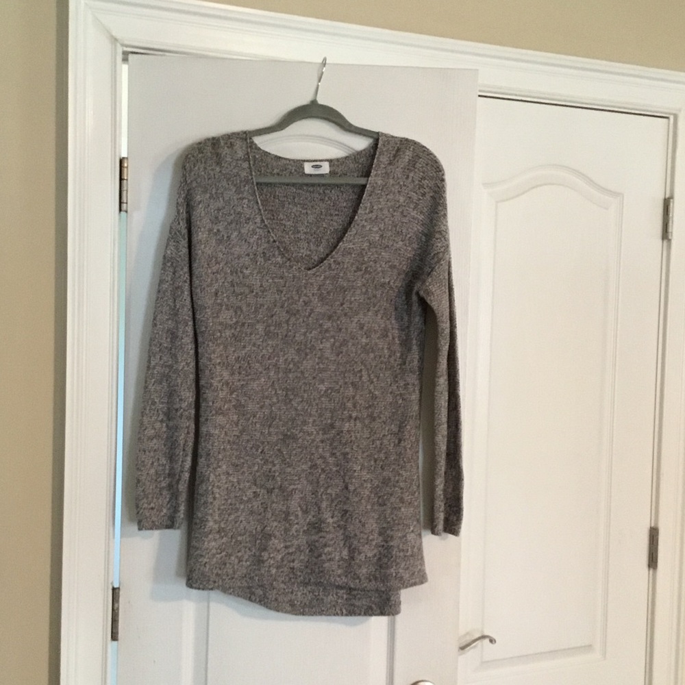 Old Navy Gray V-Neck Sweater